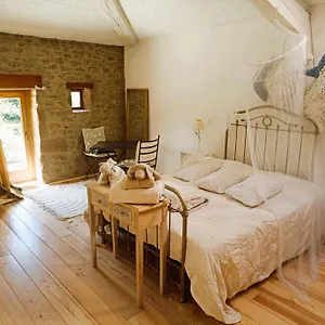 https://un-jardin-sur-la-colline-claveyson.hotels-rhonealpes.com