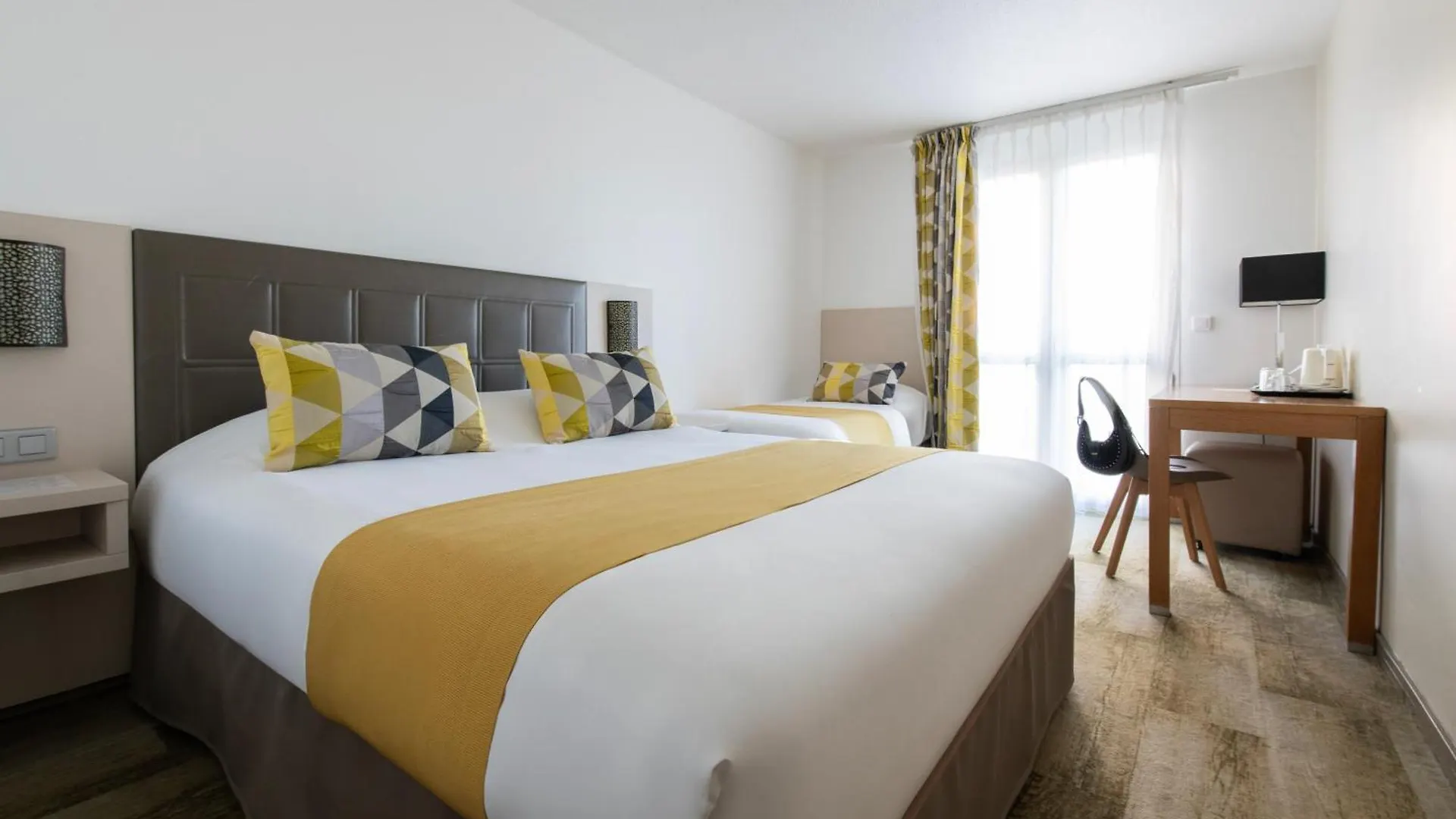 Hotel Atrium Arles Centre 3*,  France