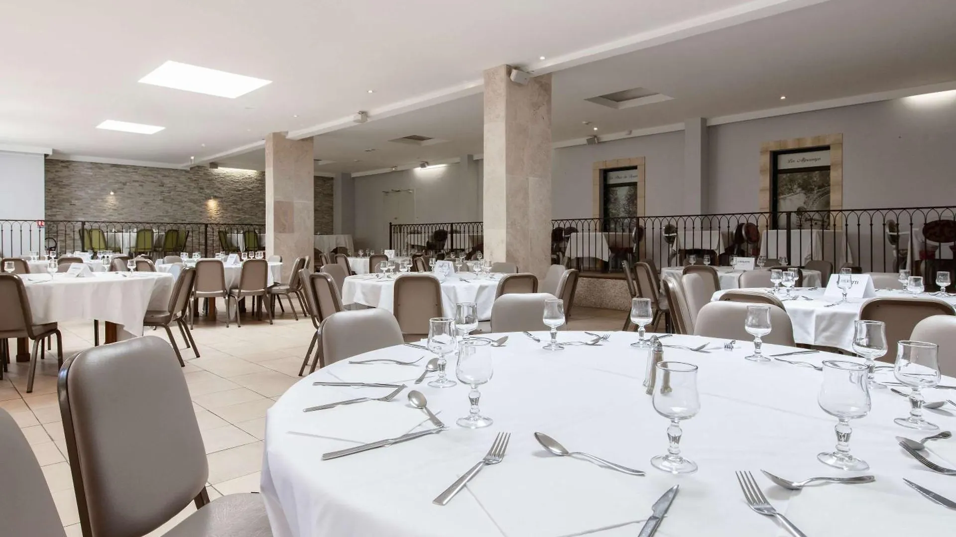 Hotel Atrium Arles Centre 3*,